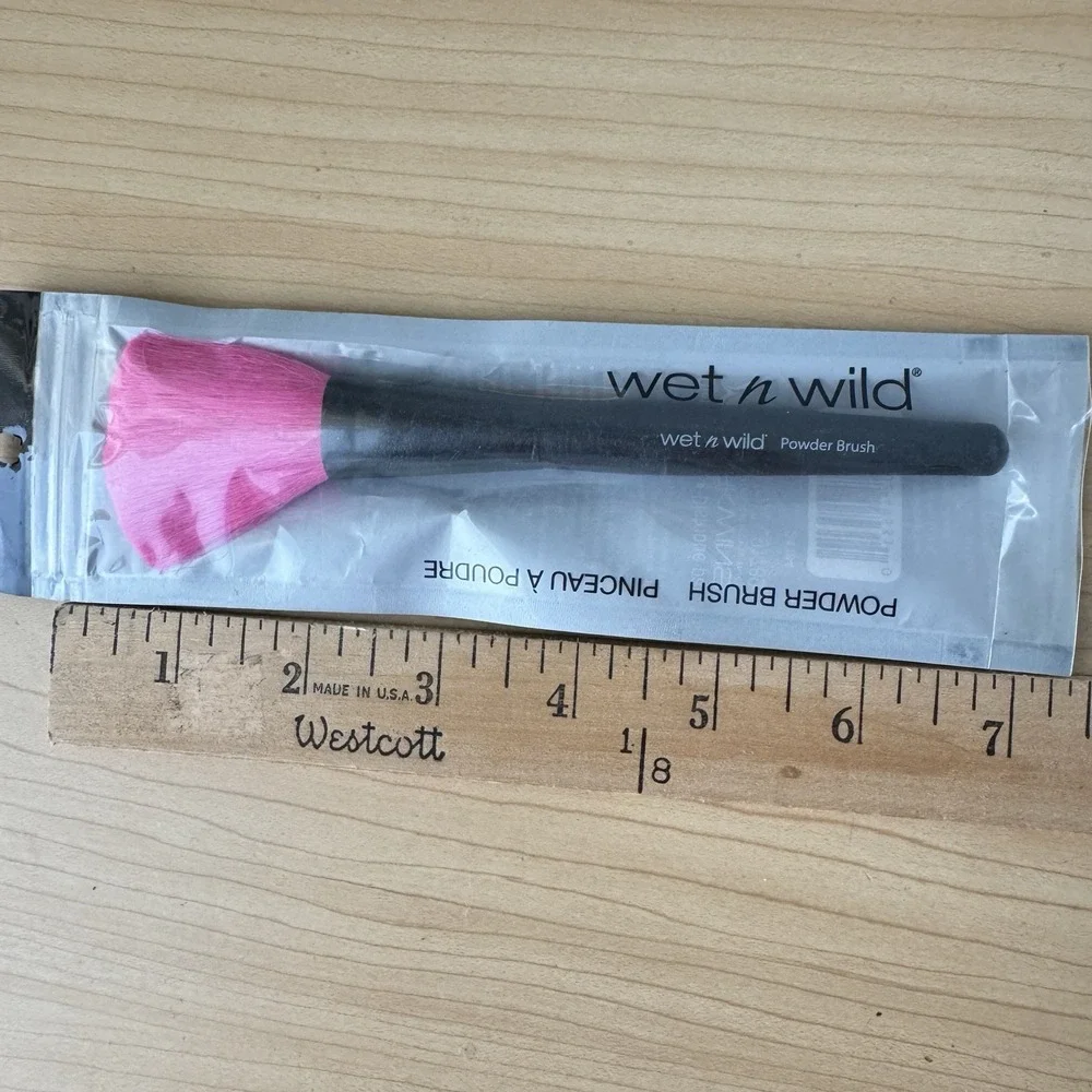 WET n WILD Powder & Bronzing Blush Brush Lot Of 4 Hot Pink Teal Retro Sealed NIP